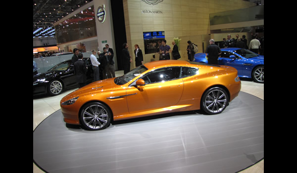 Aston Martin Virage 2011 lateral